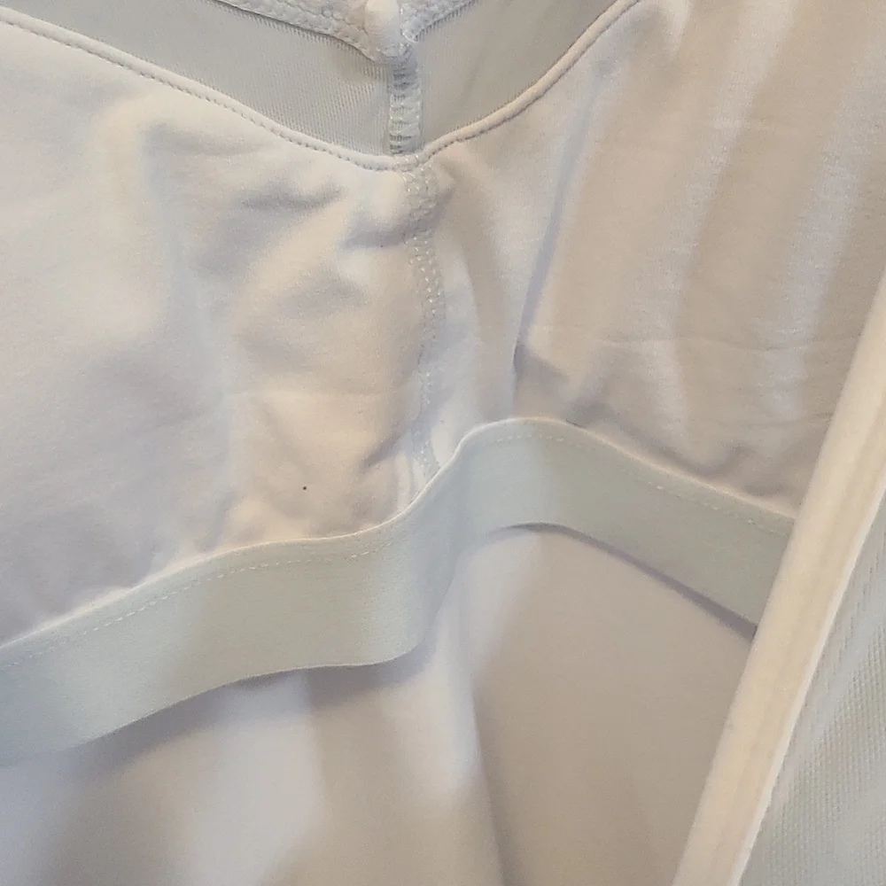 Fabletics White Tank - Picture 3 of 3